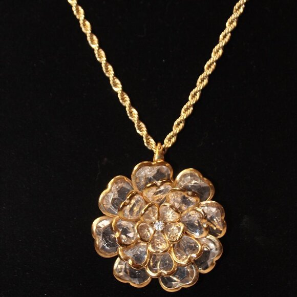 Lola Leoni Floral Crystal Pendant - Picture 3 of 9